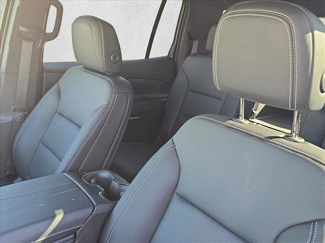 Used 2025 Chevrolet Traverse LT w/ Driver Confidence Package image 16