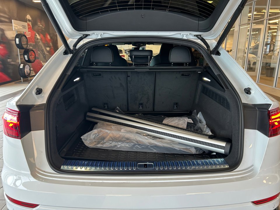 New 2026 Audi SQ8 Prestige image 15