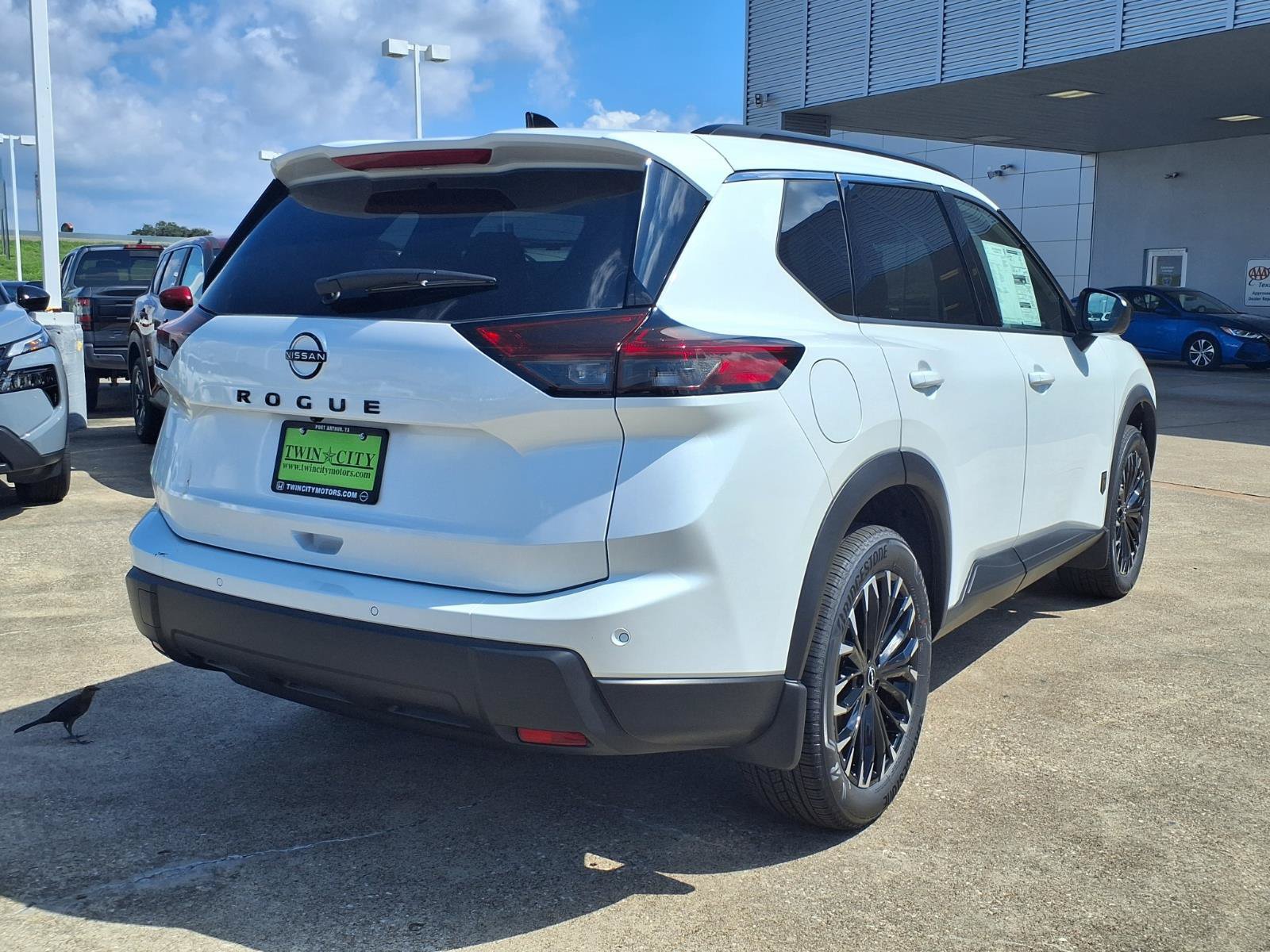 New 2026 Nissan Rogue Dark Armor FWD image 4