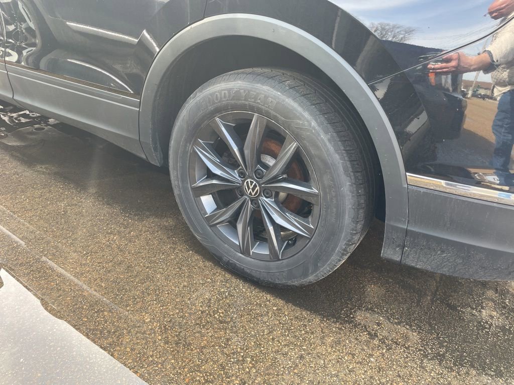 Used 2022 Volkswagen Tiguan SE AWD/4WD image 4
