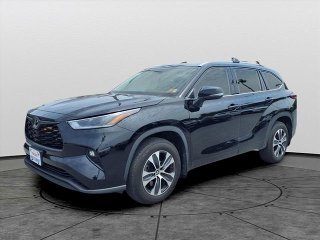 Used 2021 Toyota Highlander XLE