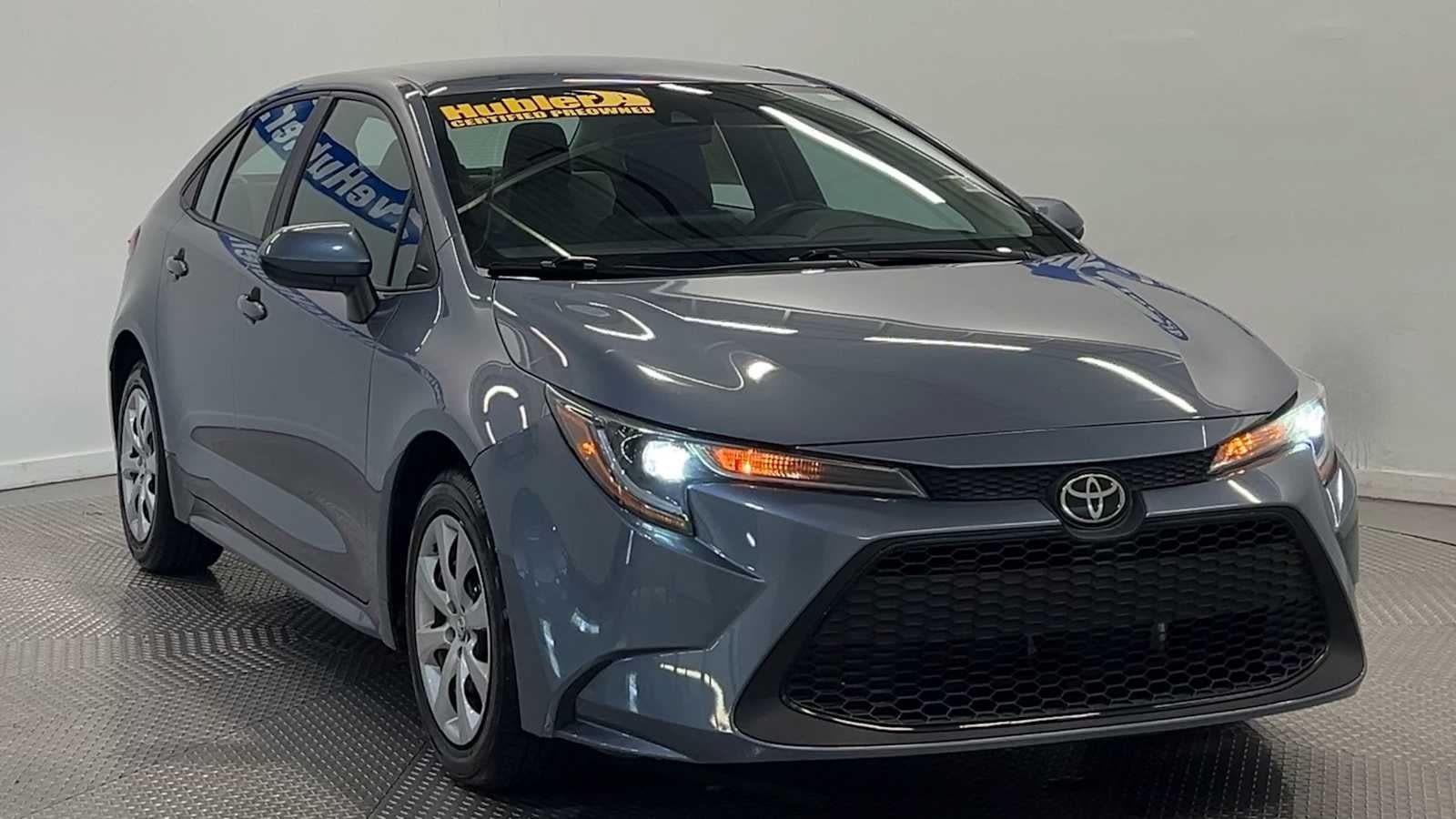 Used 2022 Toyota Corolla LE FWD image 3