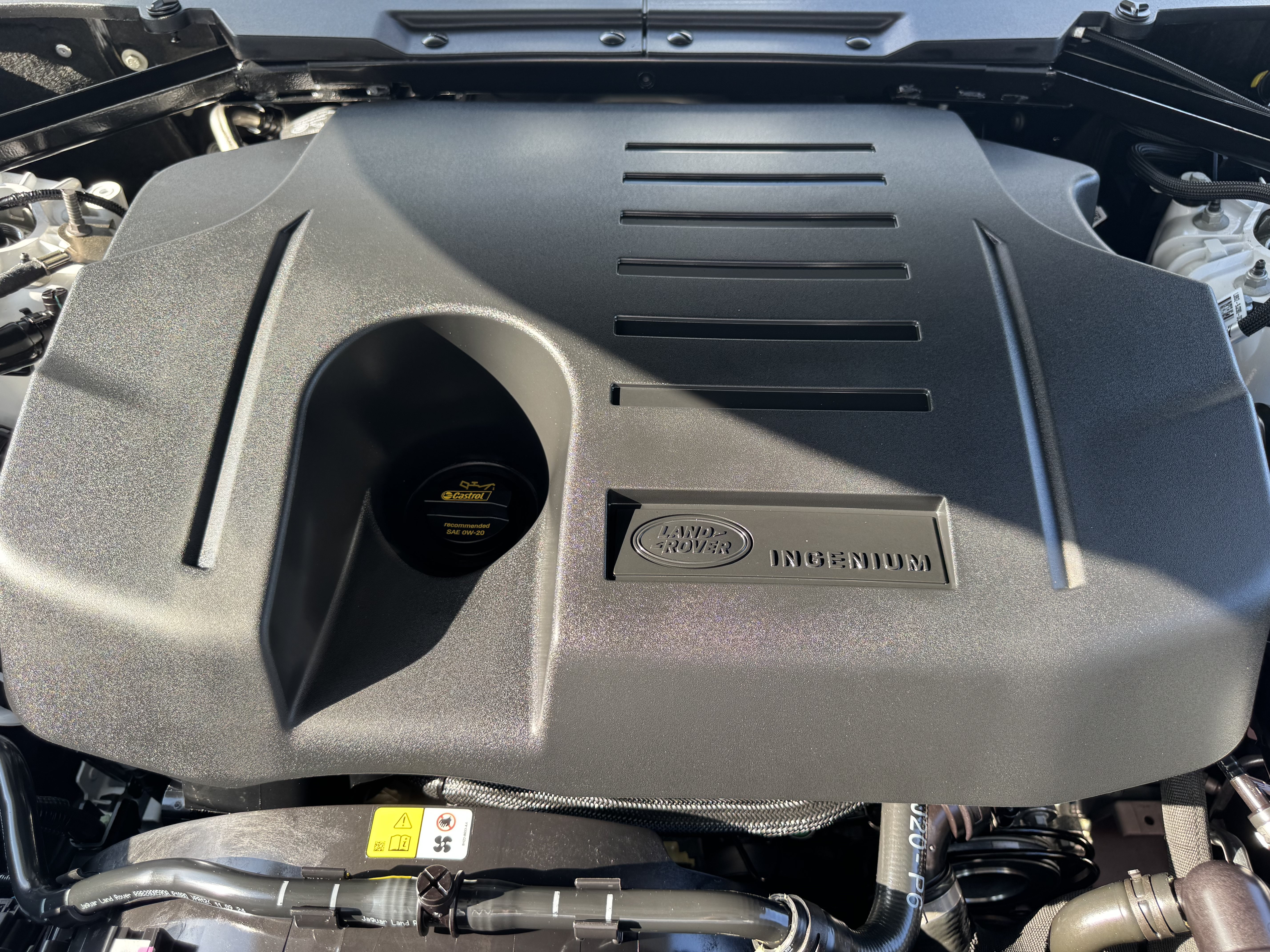 Certified 2025 Land Rover Defender 110 X-Dynamic SE AWD/4WD image 31