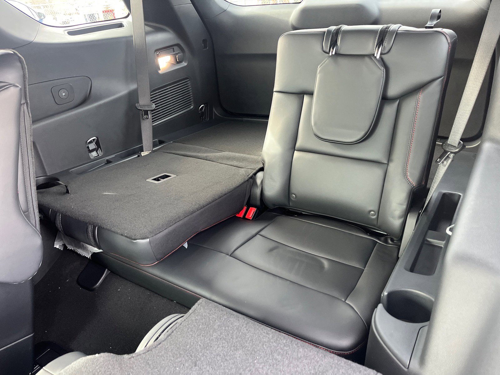 New 2026 Ford Explorer ST-Line w/ ST-Line Street Pack image 18