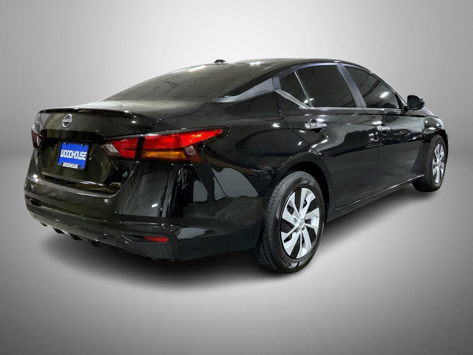 Used 2025 Nissan Altima 2.5 S FWD image 5