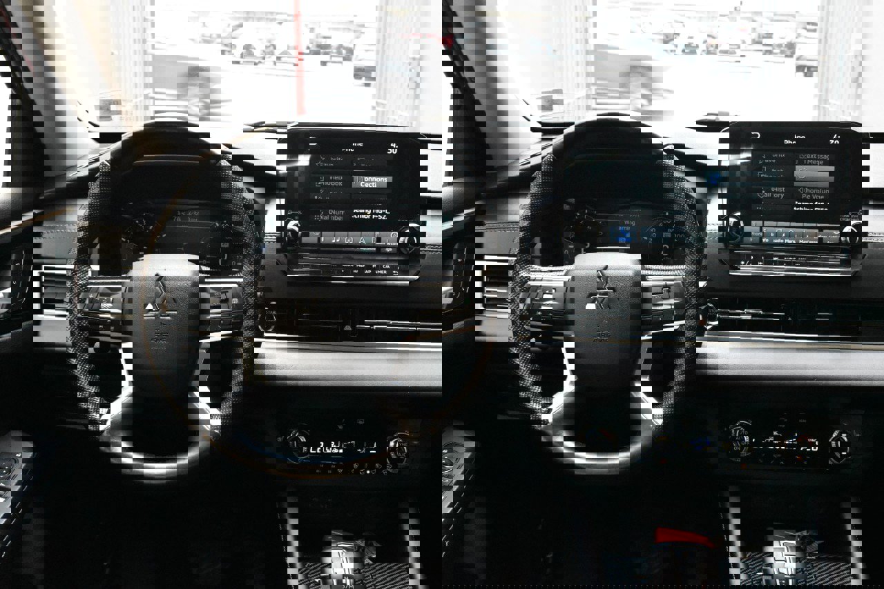 Used 2022 Mitsubishi Outlander SEL image 26