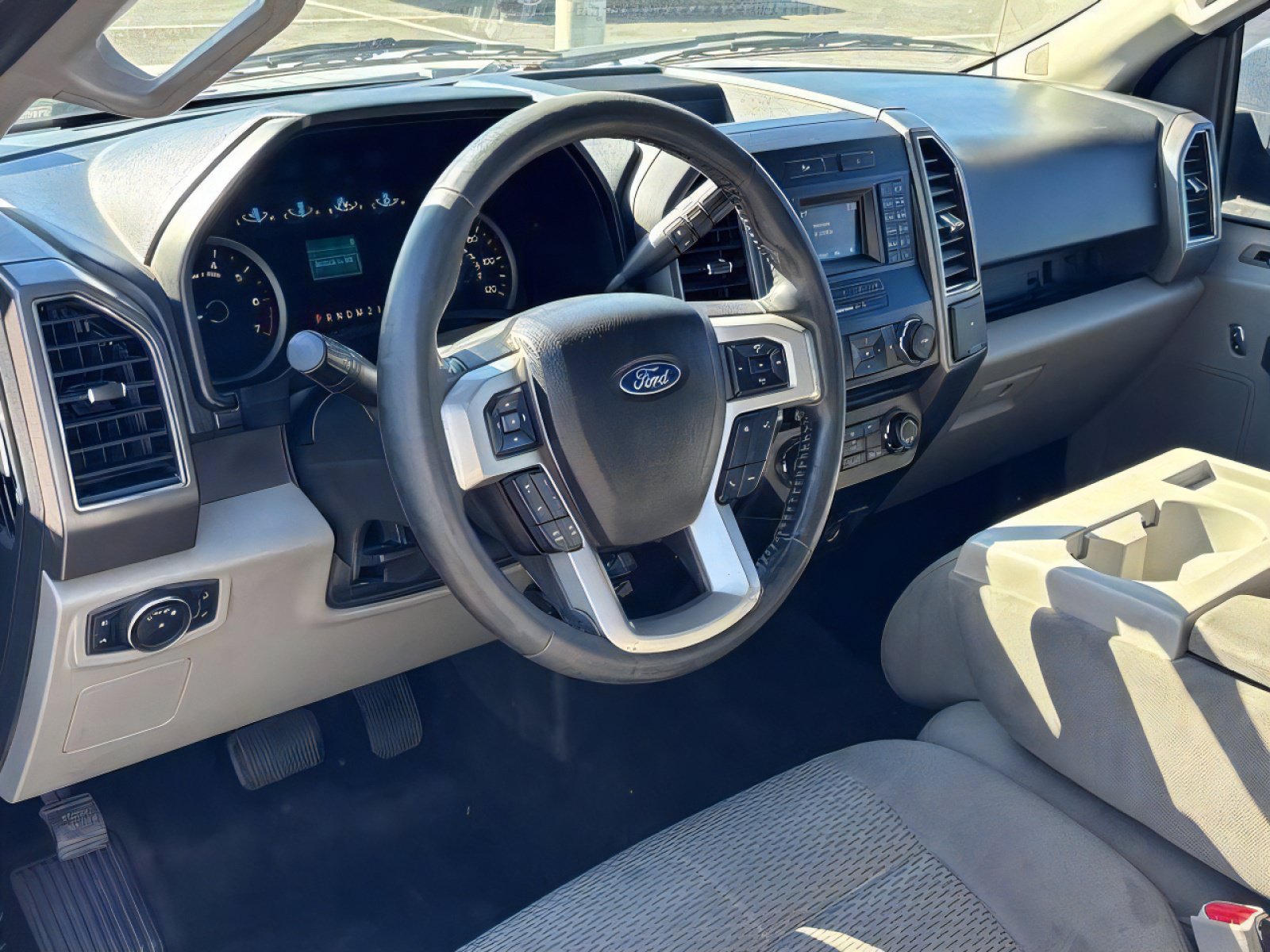 Used 2017 Ford F150 XLT AWD/4WD image 21