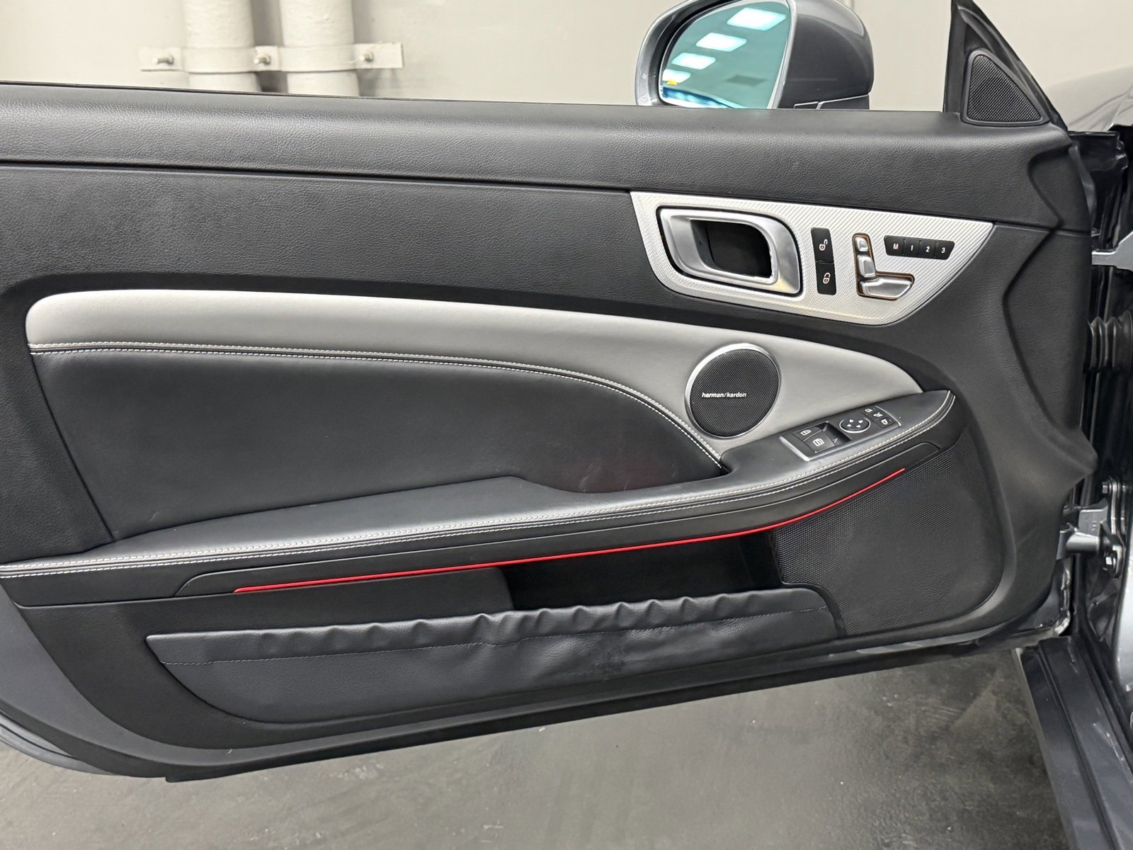 Used 2020 Mercedes-Benz SLC 300 image 20