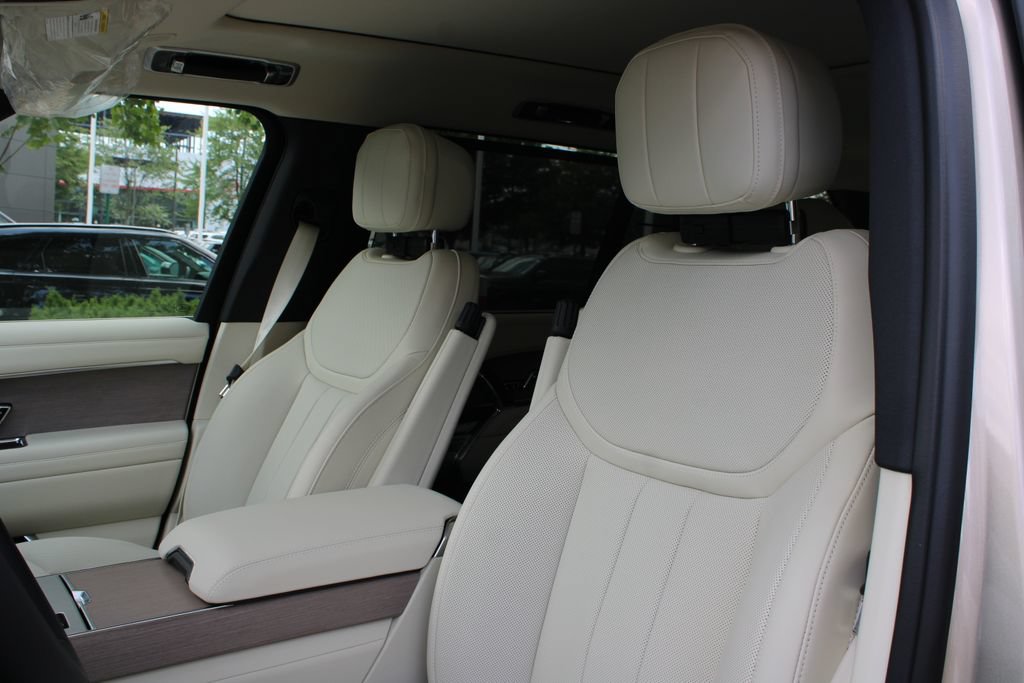 New 2026 Land Rover Range Rover Long Wheelbase SE AWD/4WD image 7