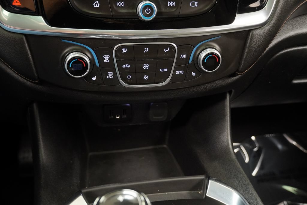 Used 2018 Chevrolet Traverse LT FWD image 22