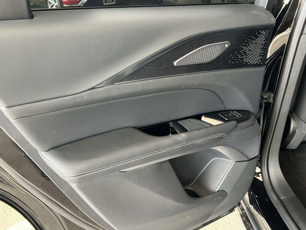 New 2026 Cadillac Lyriq V image 27