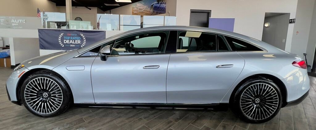 Used 2023 Mercedes-Benz EQS 580 4MATIC Sedan image 43