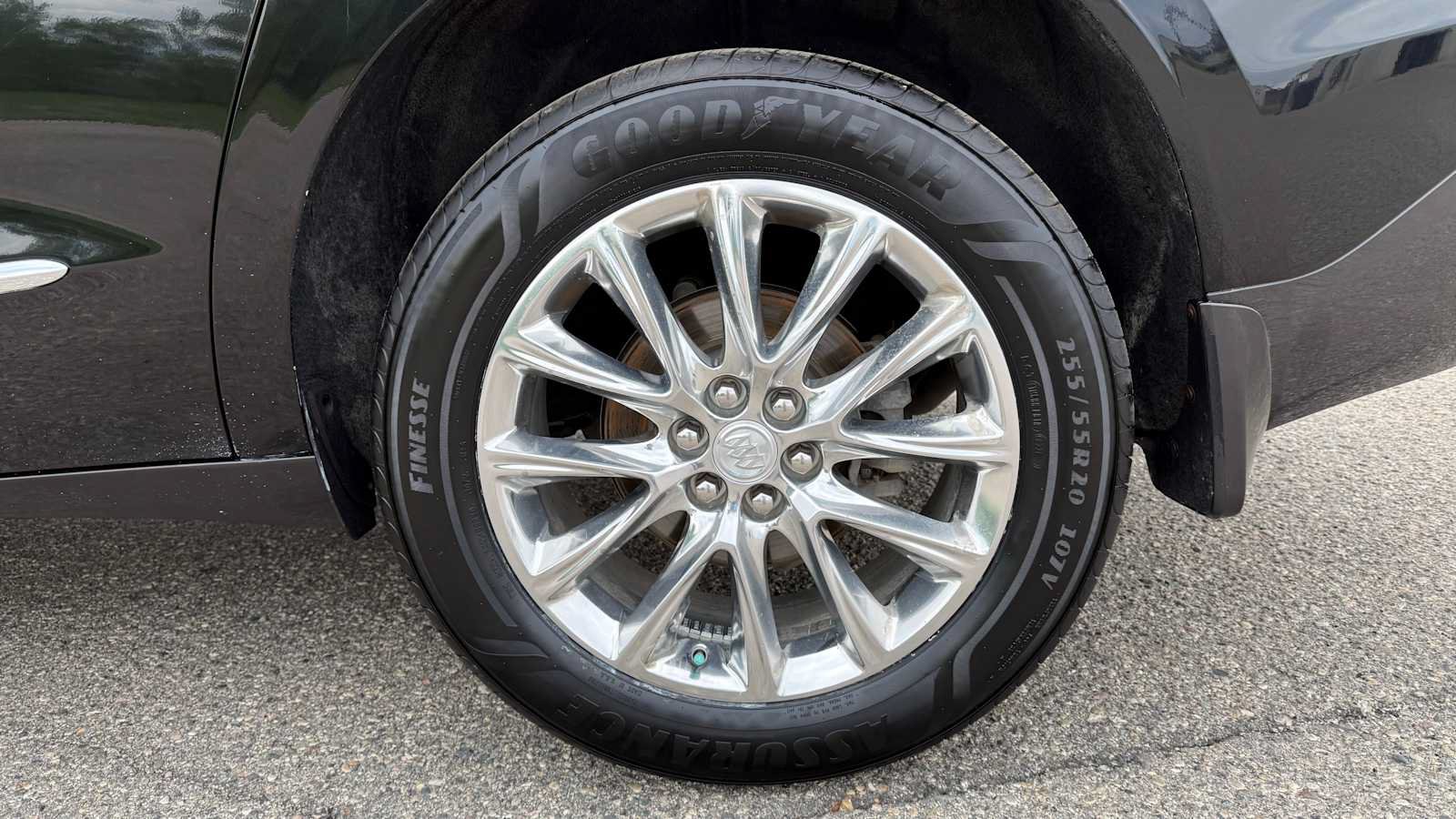 Used 2021 Buick Enclave Premium w/ Surround and Sites Package AWD/4WD image 31