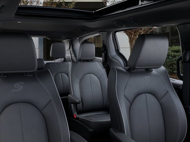 New 2026 Chrysler Pacifica Limited w/ S Appearance Package FWD image 26