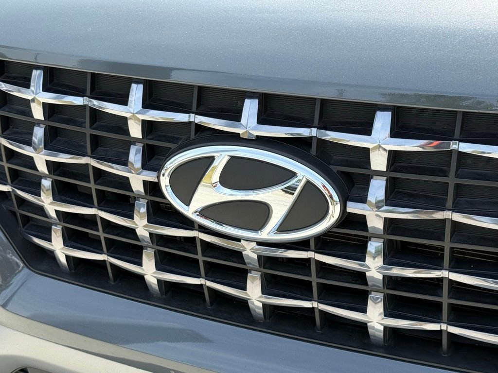 Used 2024 Hyundai Venue Limited FWD image 6
