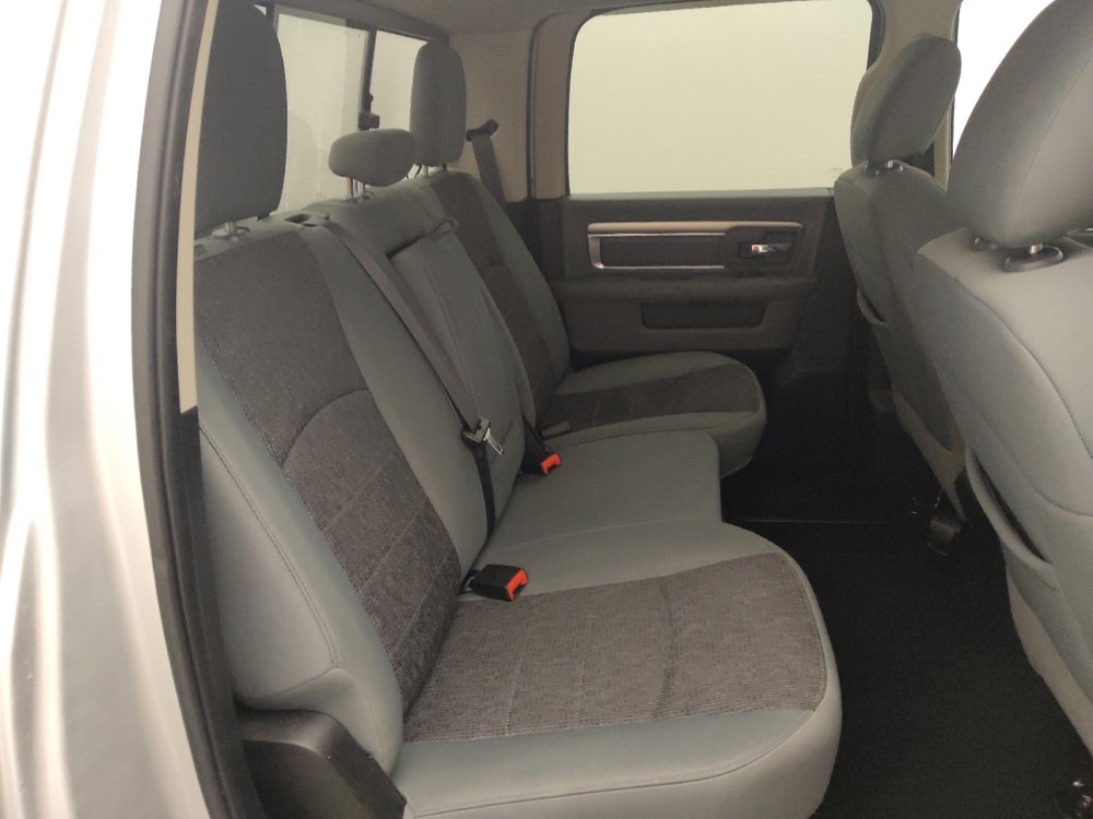 Used 2019 RAM 1500 Classic SLT w/ Luxury Group RWD image 19