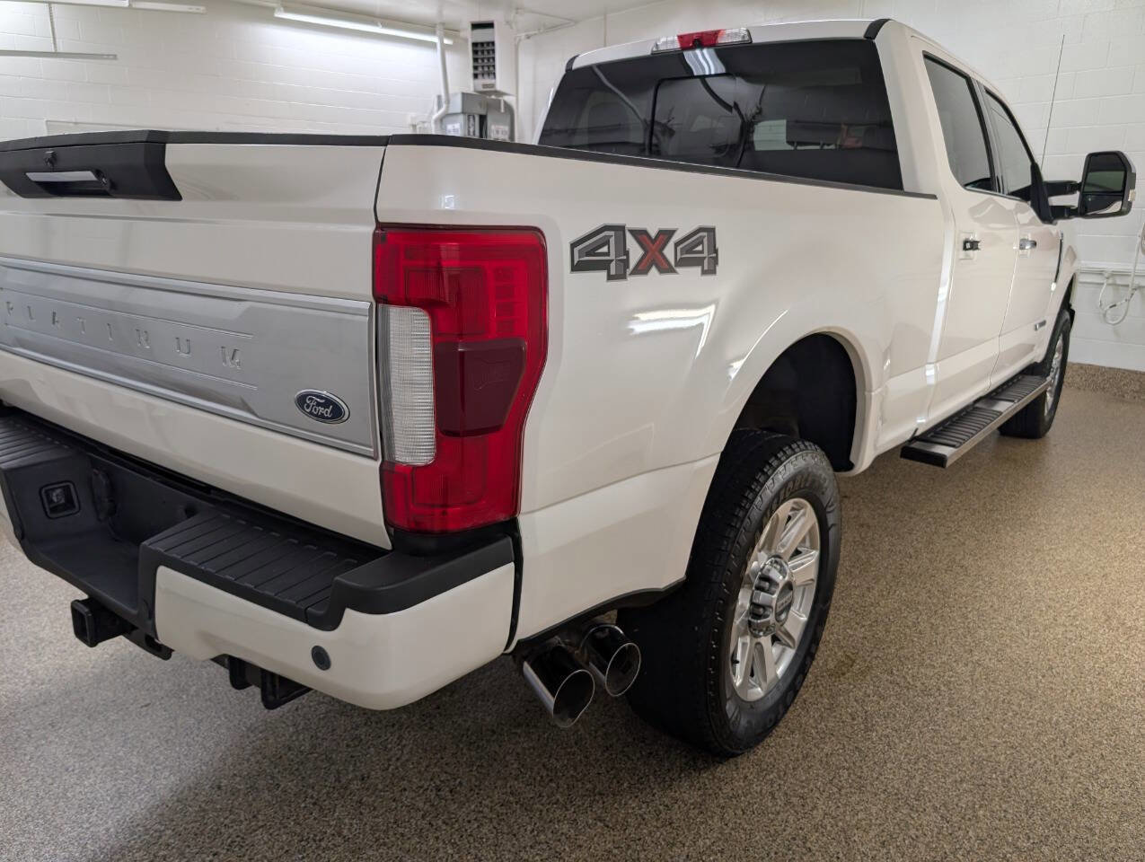 Used 2019 Ford F250 Platinum w/ Platinum Ultimate Package image 5