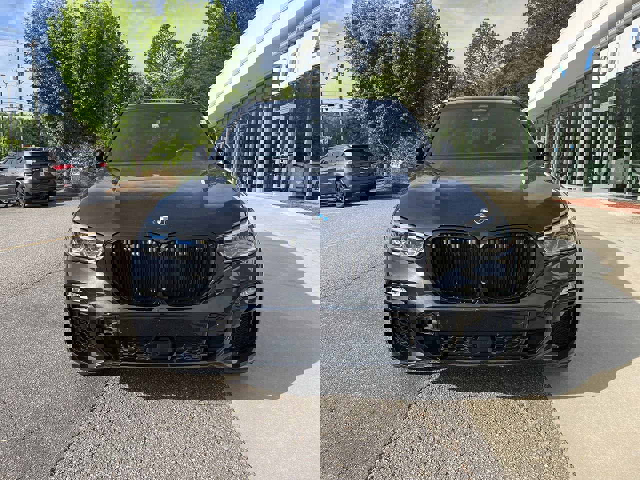 Used 2021 BMW X5 M50i w/ Executive Package image 3