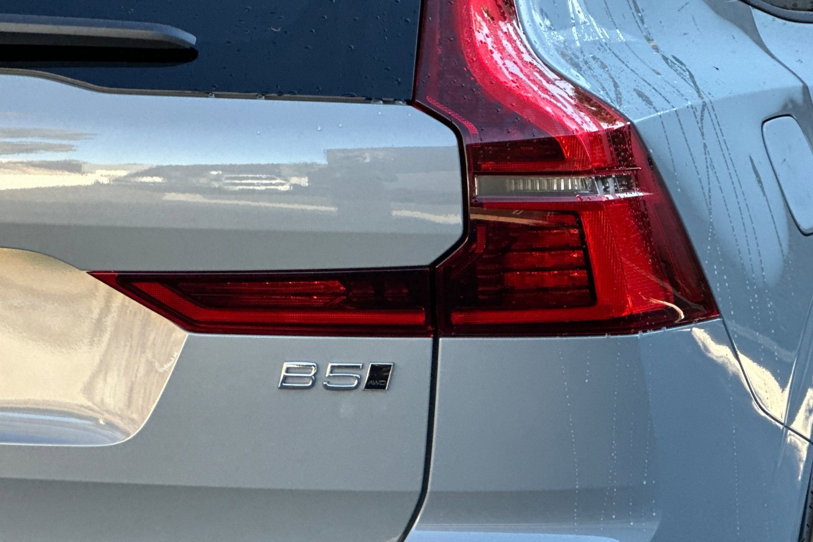 New 2026 Volvo XC60 B5 Ultra w/ Climate Package image 7