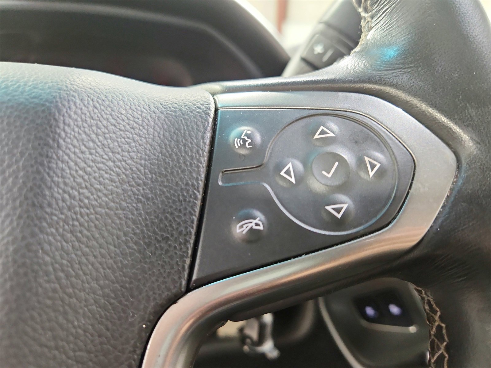 Used 2018 Chevrolet Silverado 1500 LT w/ All Star Edition image 23