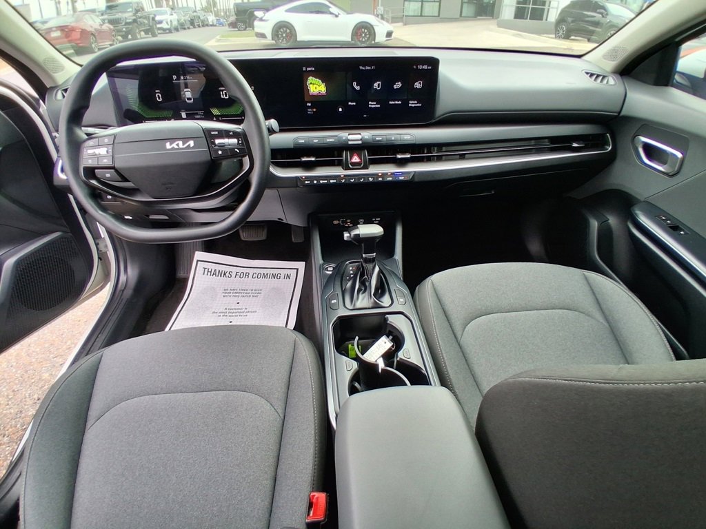 Used 2025 Kia K4 LXS image 13