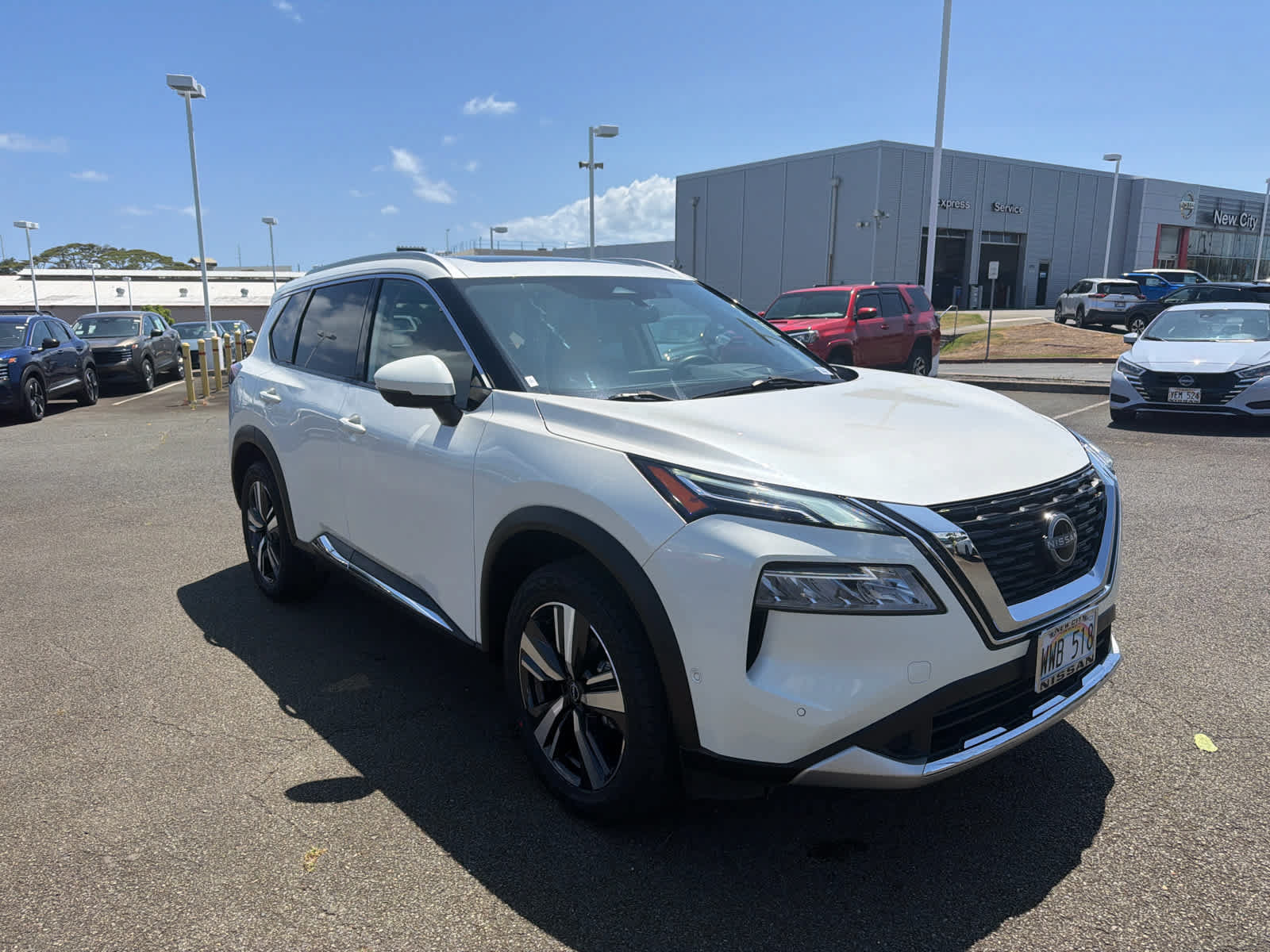 Used 2023 Nissan Rogue Platinum w/ Platinum Premium Package FWD image 2