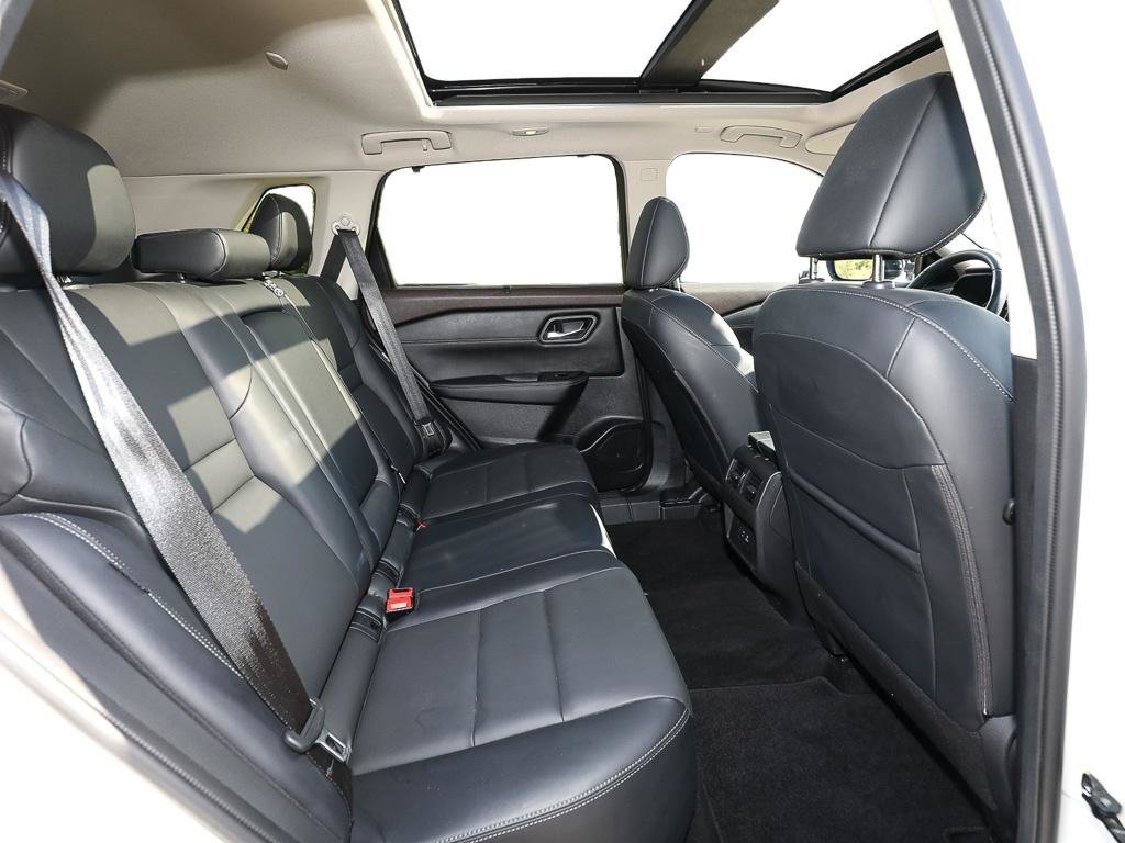 Used 2023 Nissan Rogue SV w/ SV Premium B Package image 22