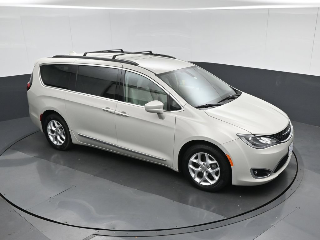 Used 2017 Chrysler Pacifica Touring-L w/ Tire & Wheel Group FWD image 51