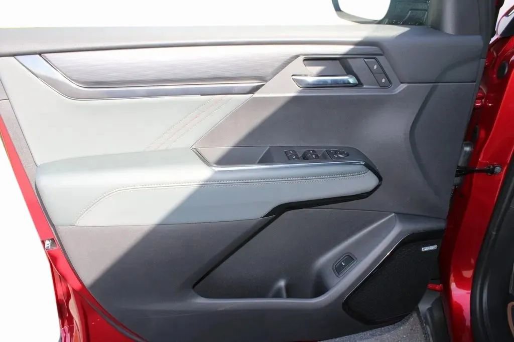 New 2025 GMC Acadia AT4 w/ Super Cruise Package image 10