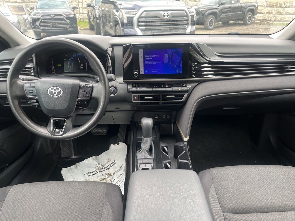 Used 2025 Toyota Camry LE FWD image 9