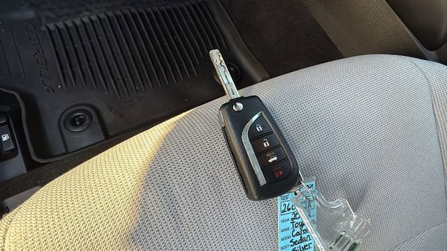 Used 2022 Toyota Corolla LE image 29