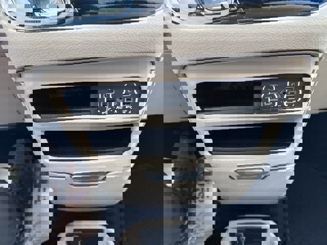 Used 2024 Chrysler Pacifica Touring-L image 37