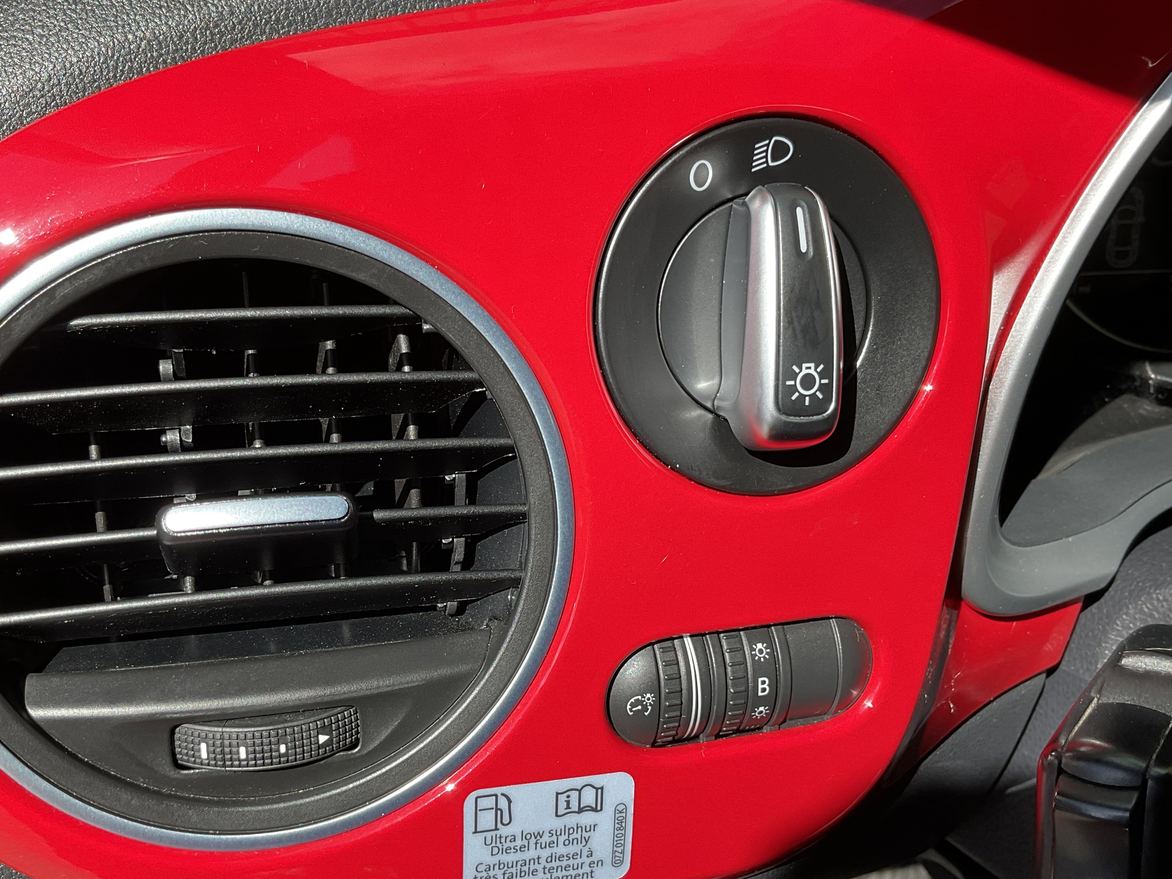 Used 2013 Volkswagen Beetle TDI image 26