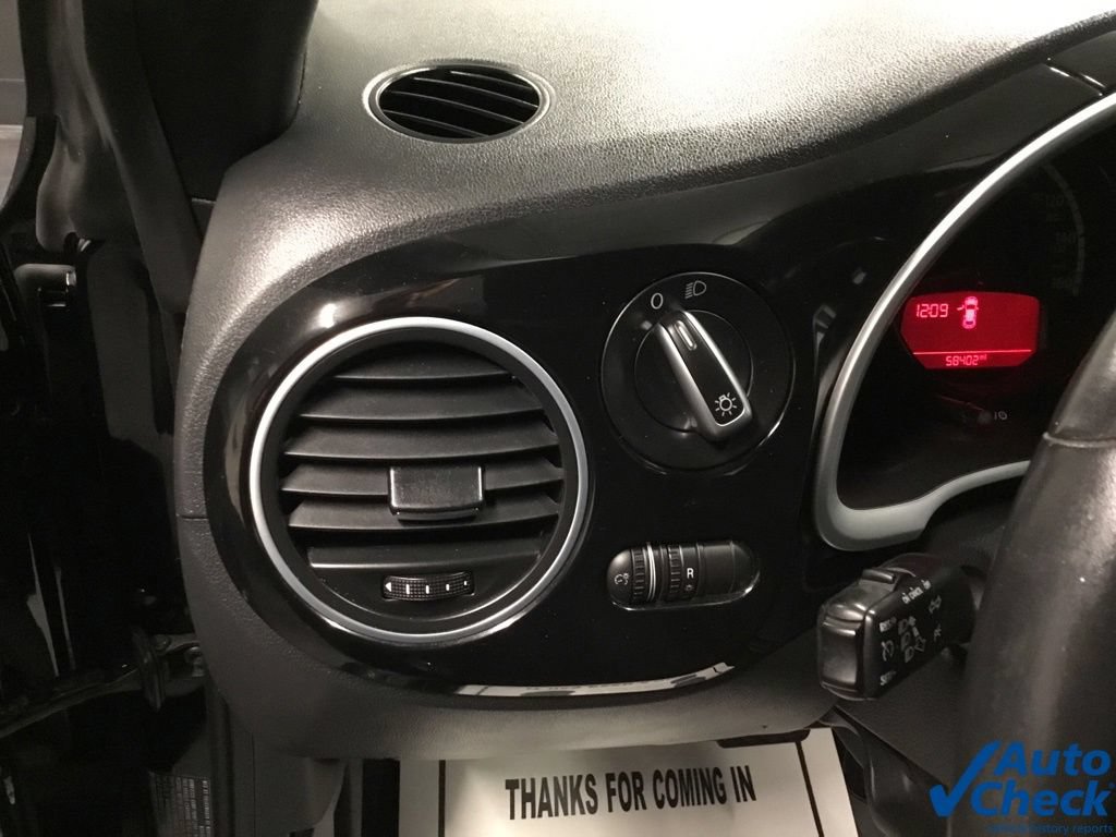 Used 2013 Volkswagen Beetle 2.5 FWD image 28