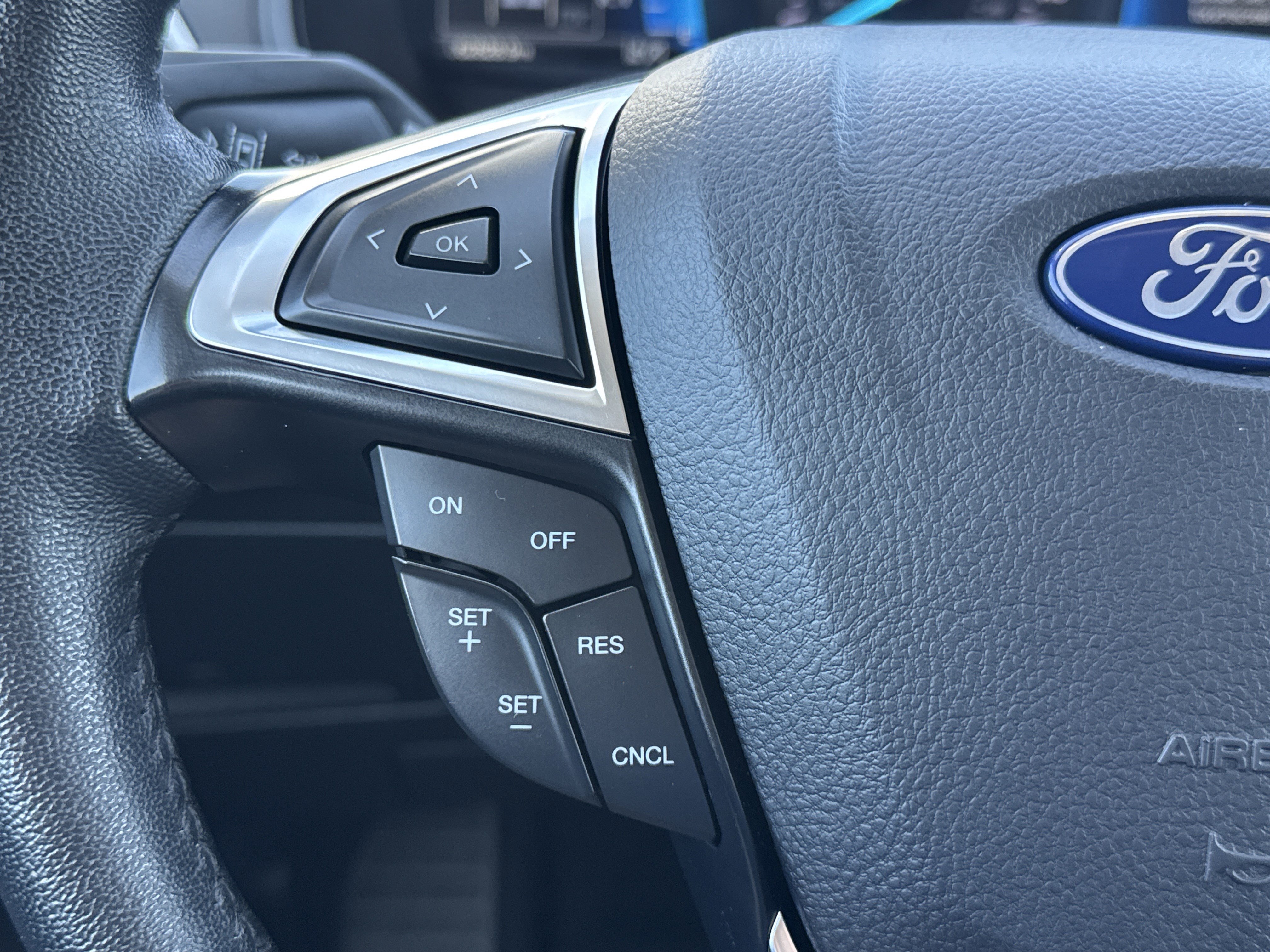 Used 2024 Ford Edge SEL image 16