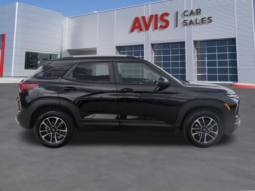 Used 2025 Chevrolet TrailBlazer LT AWD/4WD image 5