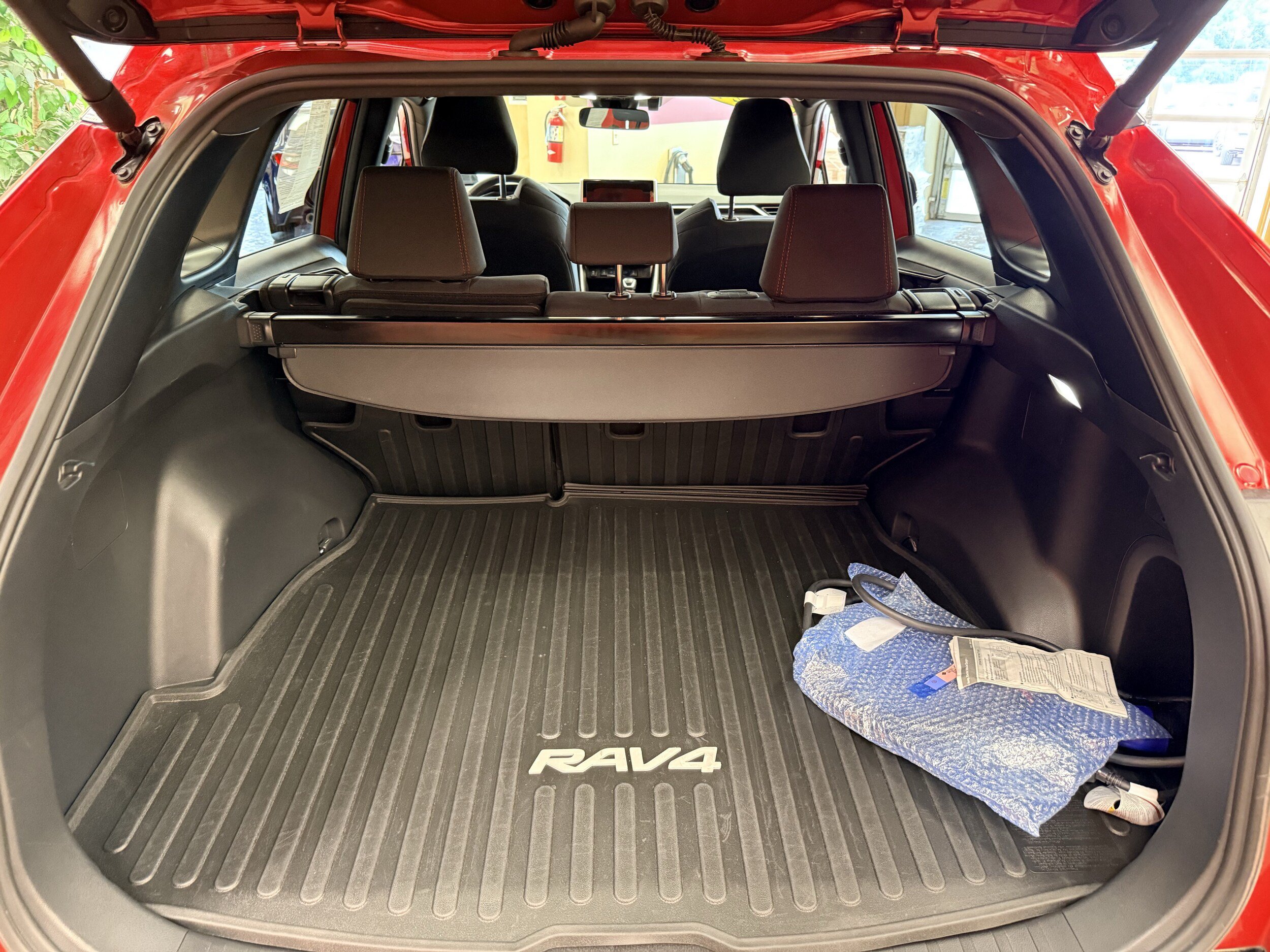 Used 2024 Toyota RAV4 SE w/ Weather & Moonroof Package AWD/4WD image 14