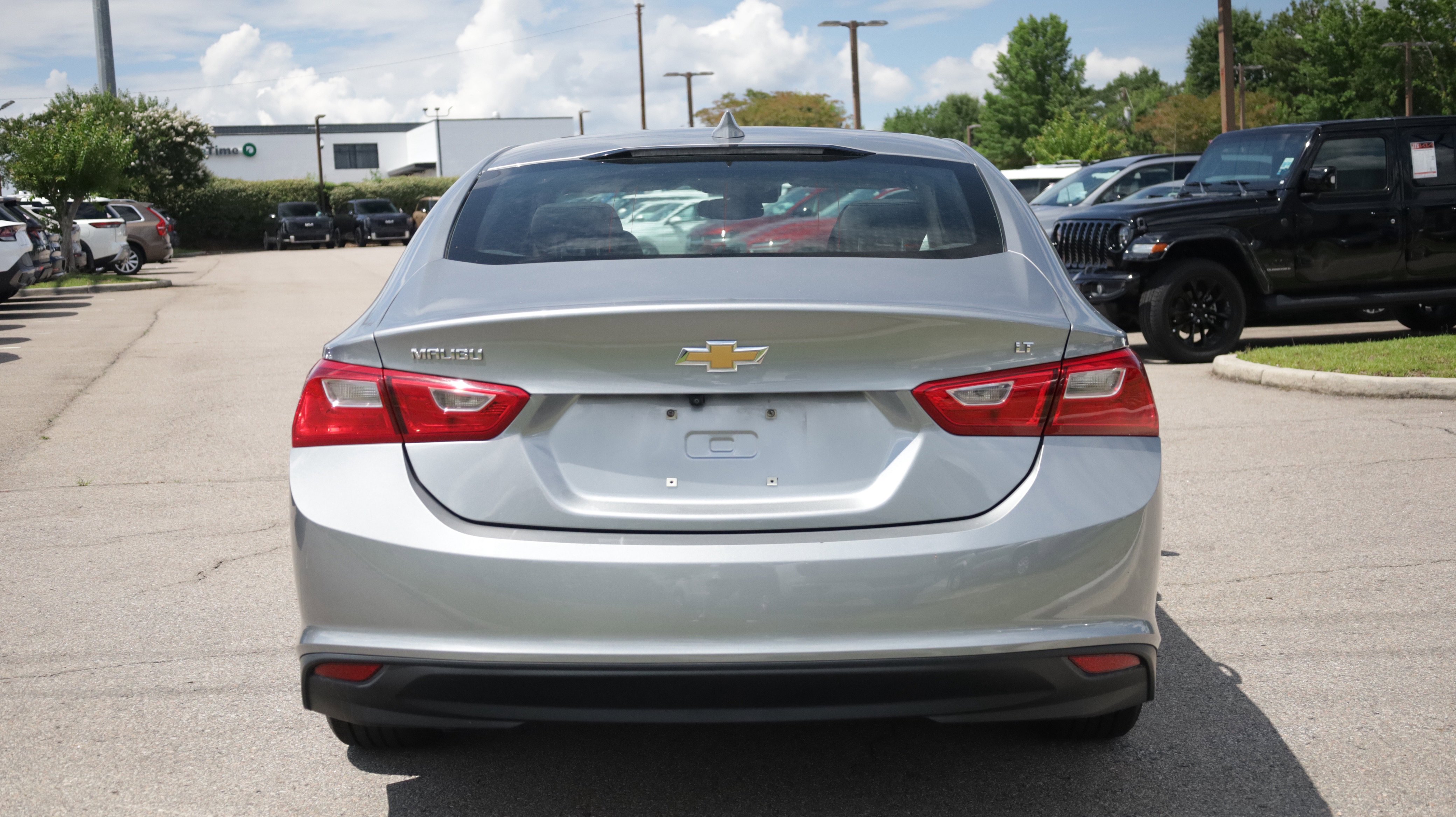 Used 2023 Chevrolet Malibu LT FWD image 4