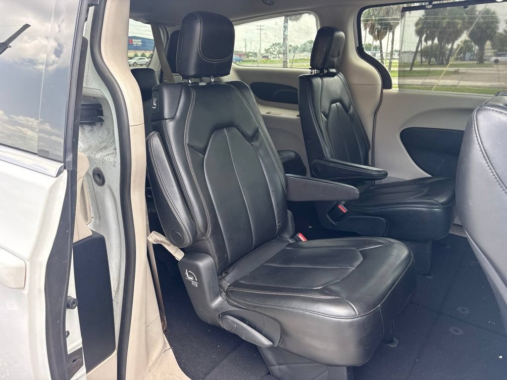 Used 2020 Chrysler Voyager Lxi FWD image 8