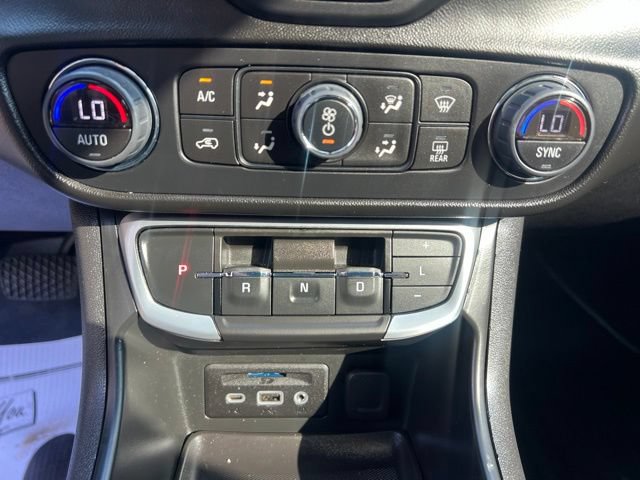 Used 2022 GMC Terrain SLT w/ Tech Package AWD/4WD image 31