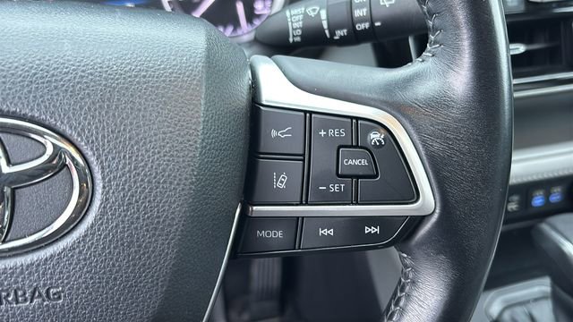 Used 2022 Toyota Highlander XLE image 17