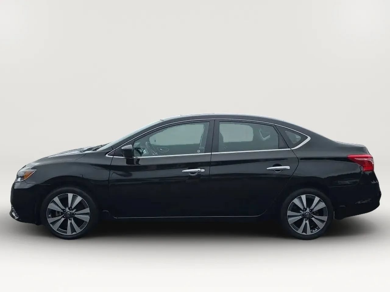 Used 2019 Nissan Sentra SV w/ Special Edition Package FWD image 5