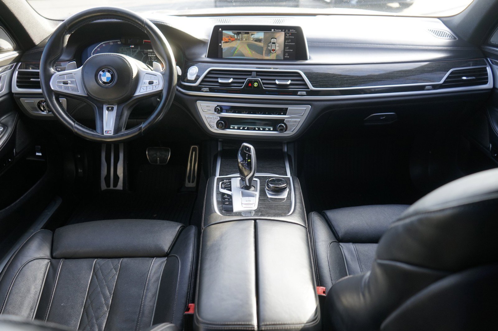 Used 2021 BMW 750i xDrive w/ Executive Package image 16