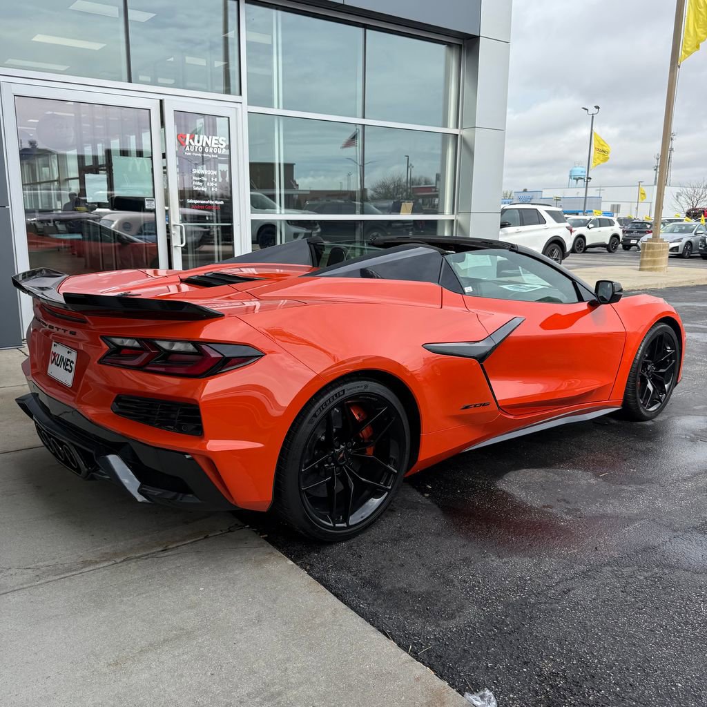 Used 2025 Chevrolet Corvette Z06 w/ Battery Protection Package image 12