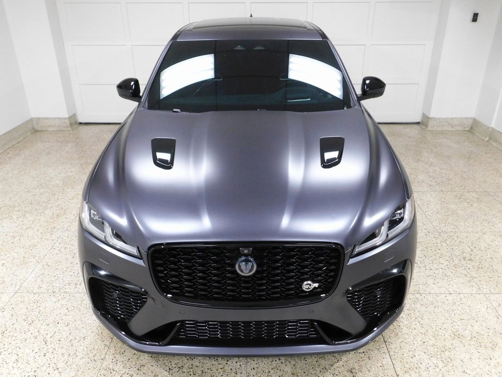 Used 2024 Jaguar F-PACE SVR image 10