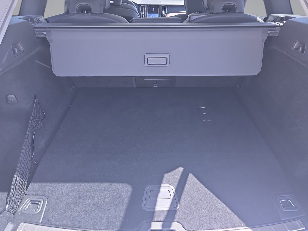Certified 2023 Volvo XC60 T8 Plus AWD/4WD image 14