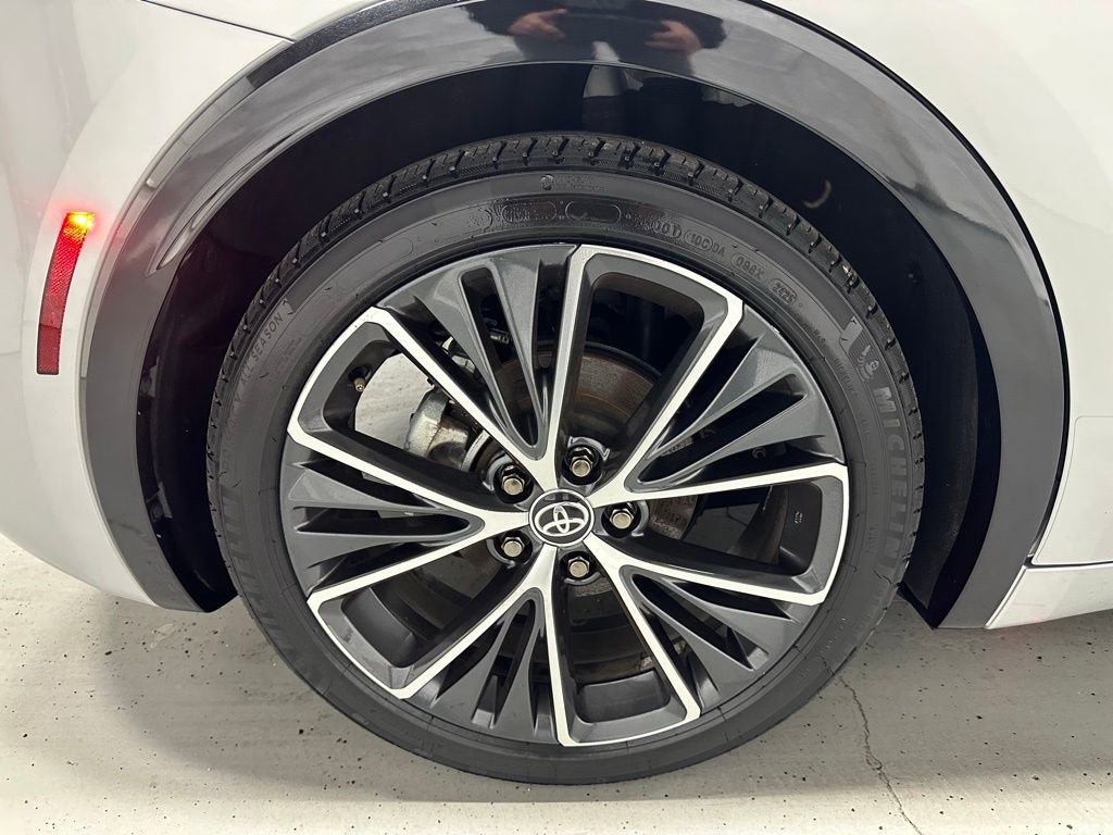 Used 2025 Toyota Prius XLE image 65