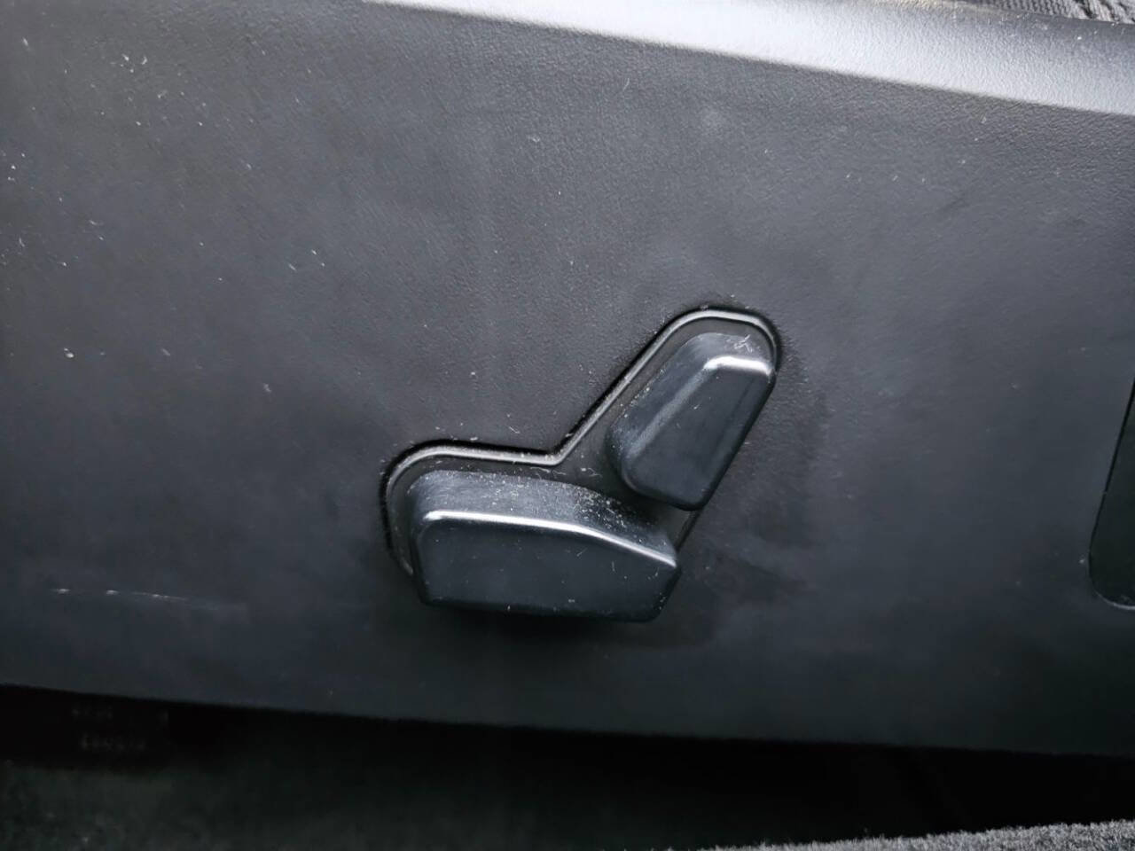 Used 2014 Dodge Avenger SXT image 34