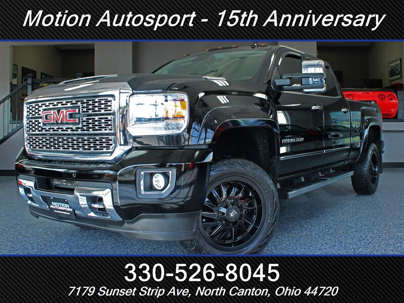 Used 2019 GMC Sierra 2500 Denali w/ Duramax Plus Package AWD/4WD image 1