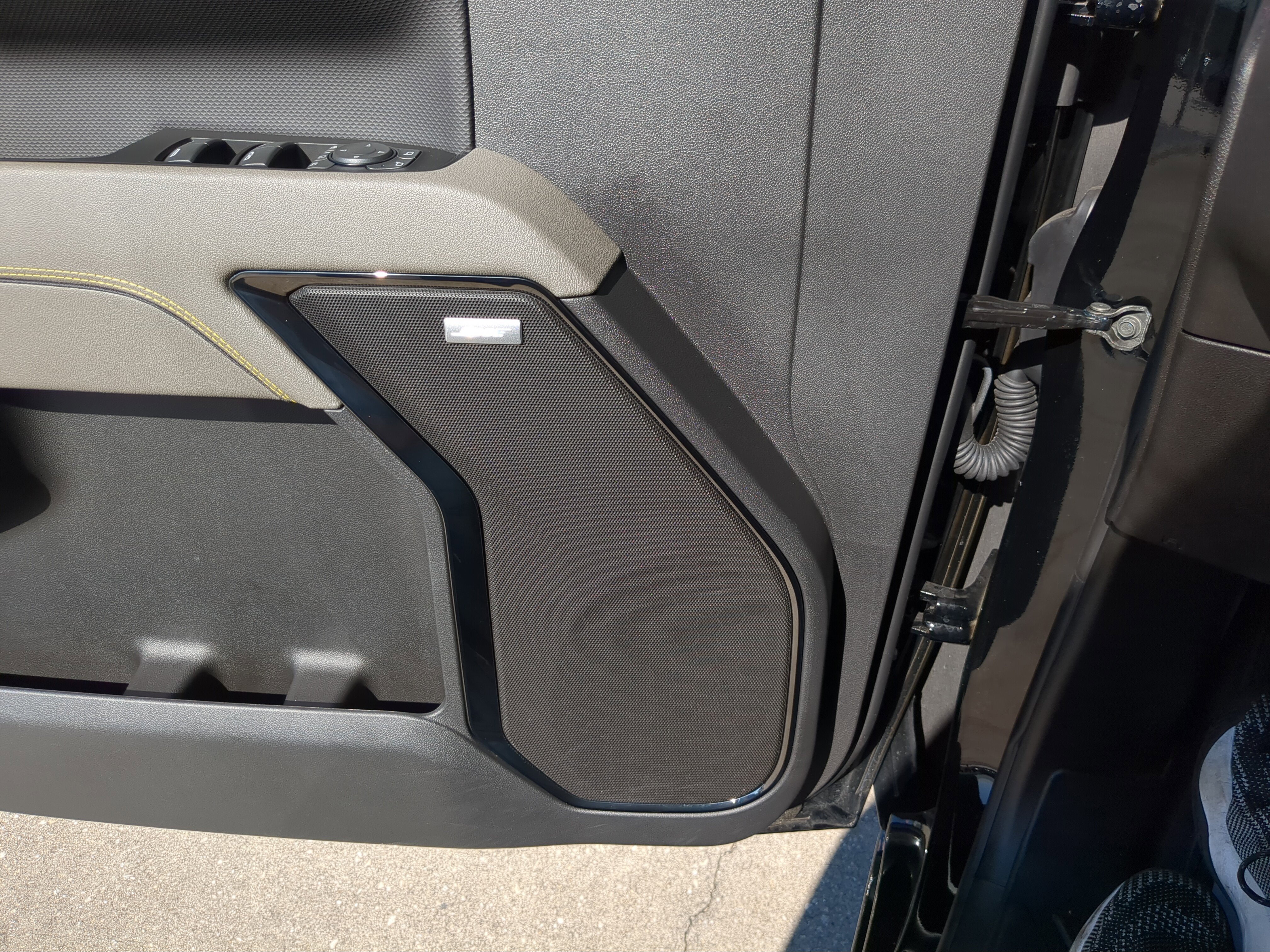 Used 2025 Chevrolet Silverado 2500 ZR2 w/ Technology Package image 18